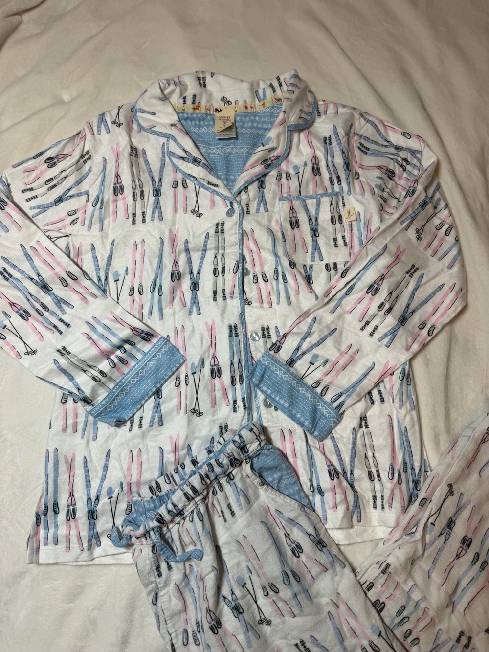 munki munki White Pajama Set with Blue and Pink Ski Print